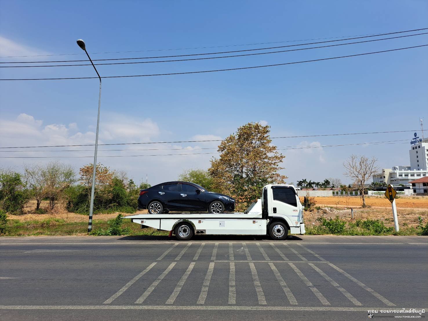Mazda 2 ไฟแดงโรบินสันชัยภูมิ ➤ อ.แก้งคร้อ