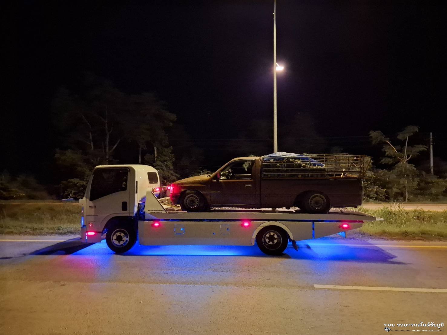 กระบะ Isuzu แยกหนองแวง อ.ภูเขียว ➤ ท่าหินโงม
