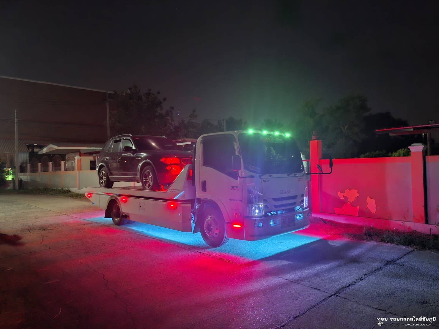 SUV BMW สี่แยกหนองบัวโคก ➤ จ.ลพบุรี