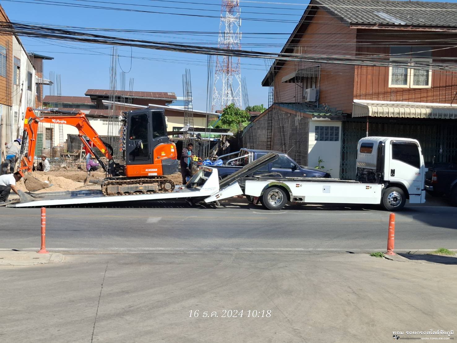 รถแบคโฮเล็ก ในเมือง ➤ แยกโรงต้ม