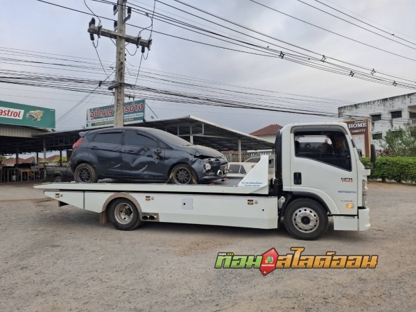 เก๋ง Ford ในเมือง ➤ อู่ทีวาย จัตุรัส